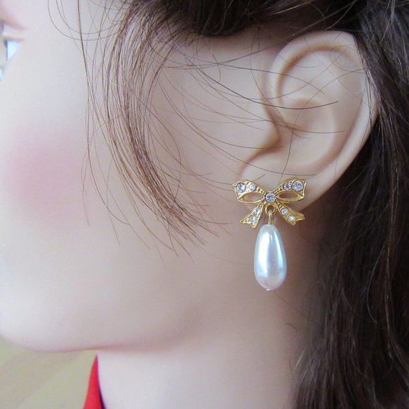 Rhinestone bow & pearl drop pierced earrings - Picture 2 of 5